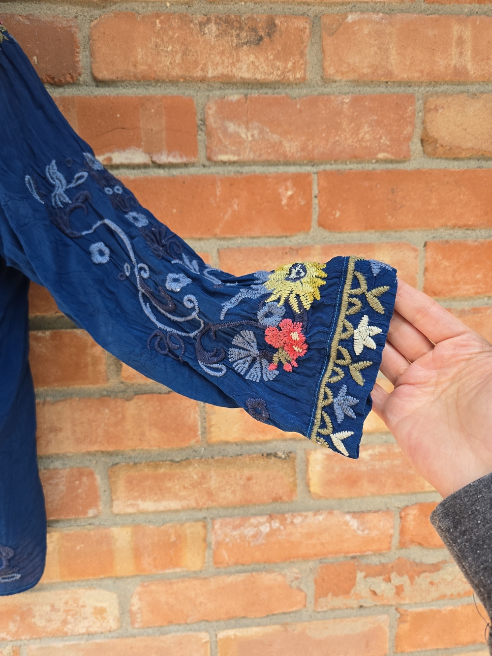 Embroidered Navy Floral Button-Front Women’s Top - Picture 3 of 9